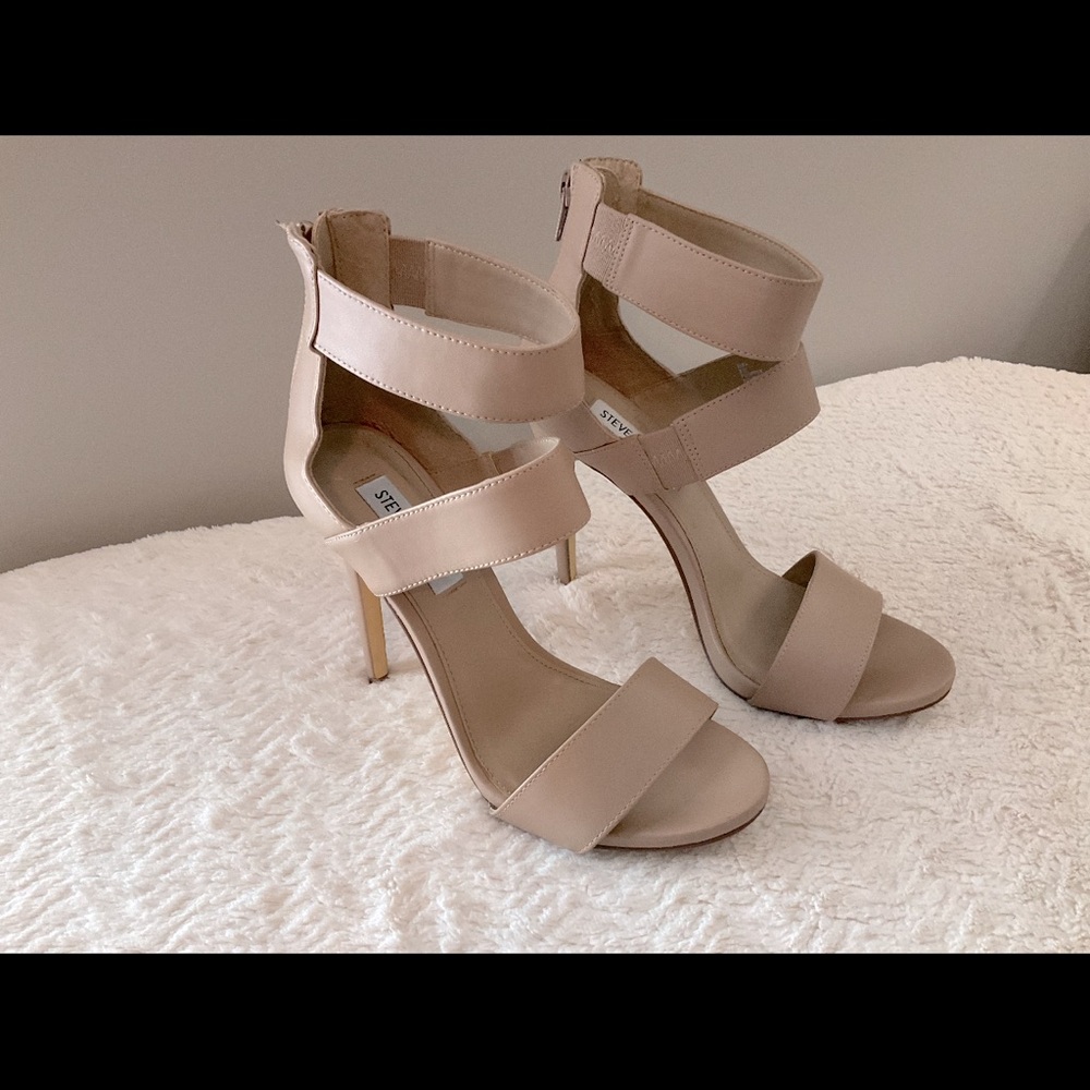 Steve Madden 8.5 Tan Strappy Sandals